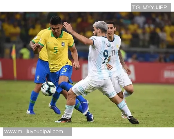 雷克雅与富佐尼的巅峰对决谁能在赛场上笑到最后